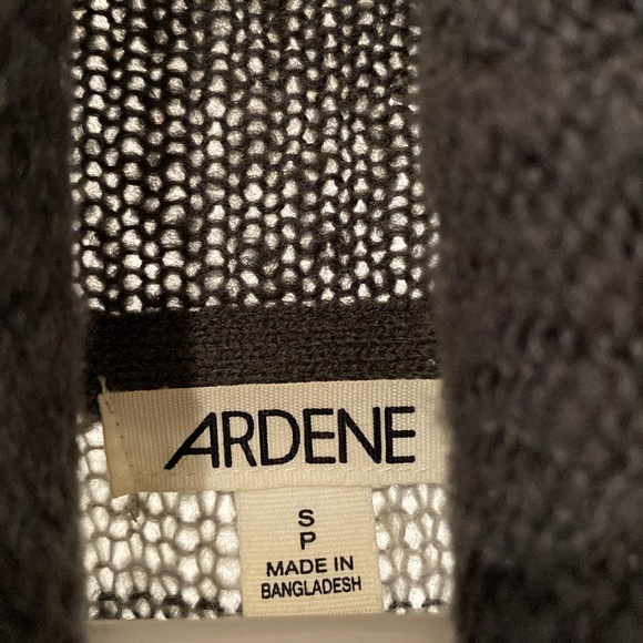 Ardene soft sweater. Dark and light grey. Shoulder to length in the back 35 in - Picture 2 of 5
